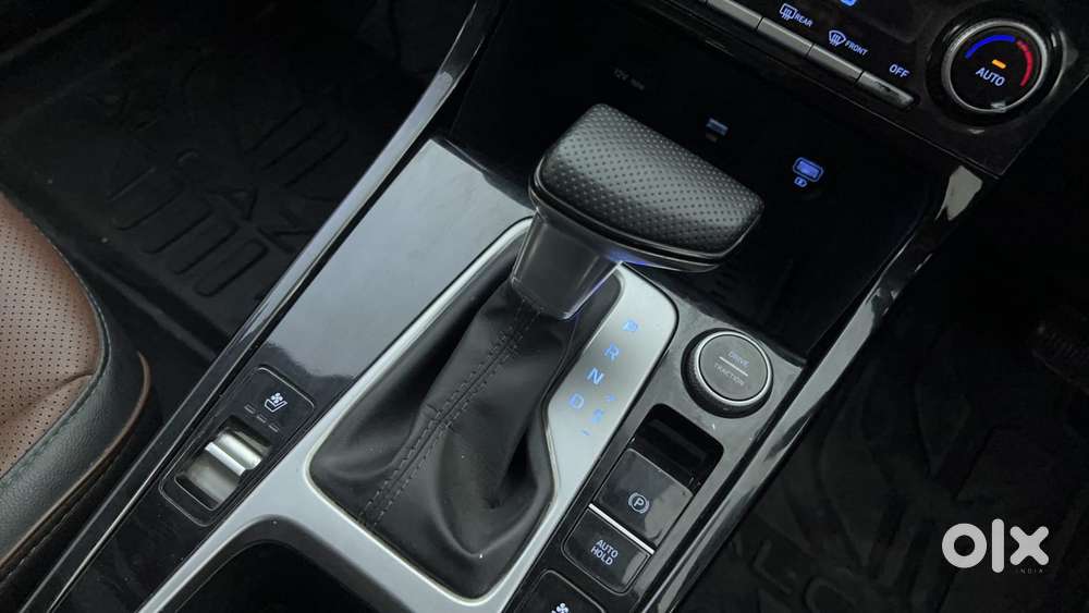 Hyundai Alcazar 2.0 Signature (o) Petrol At 6 Str, 2022, Petrol