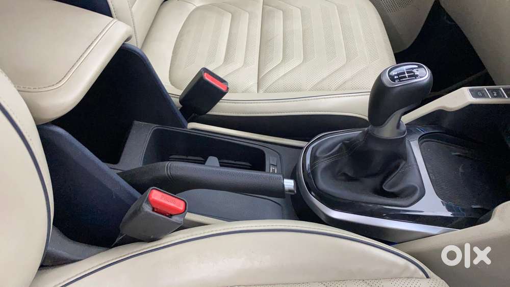 Kia Carens 1.4 Luxury Plus Dct 7 Str, 2022, Petrol