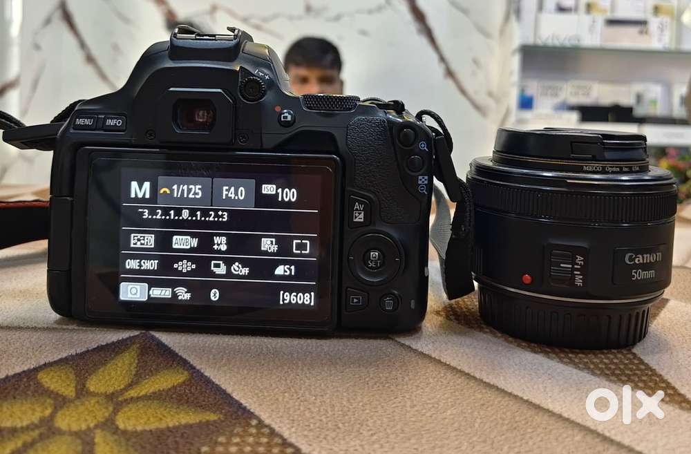 Canon 200d ii urgent sell need money