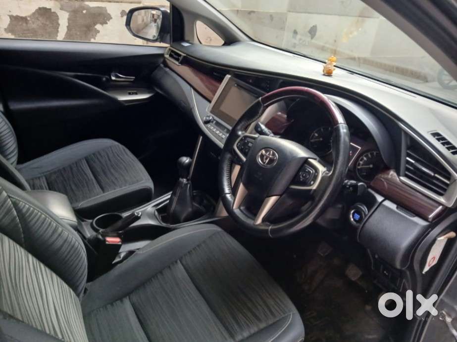 Toyota Innova Crysta 2.4 V 8 Str, 2017, Diesel