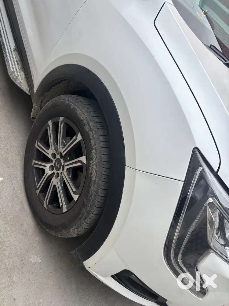 Mahindra Xuv700 2.0 Petrol At 2023