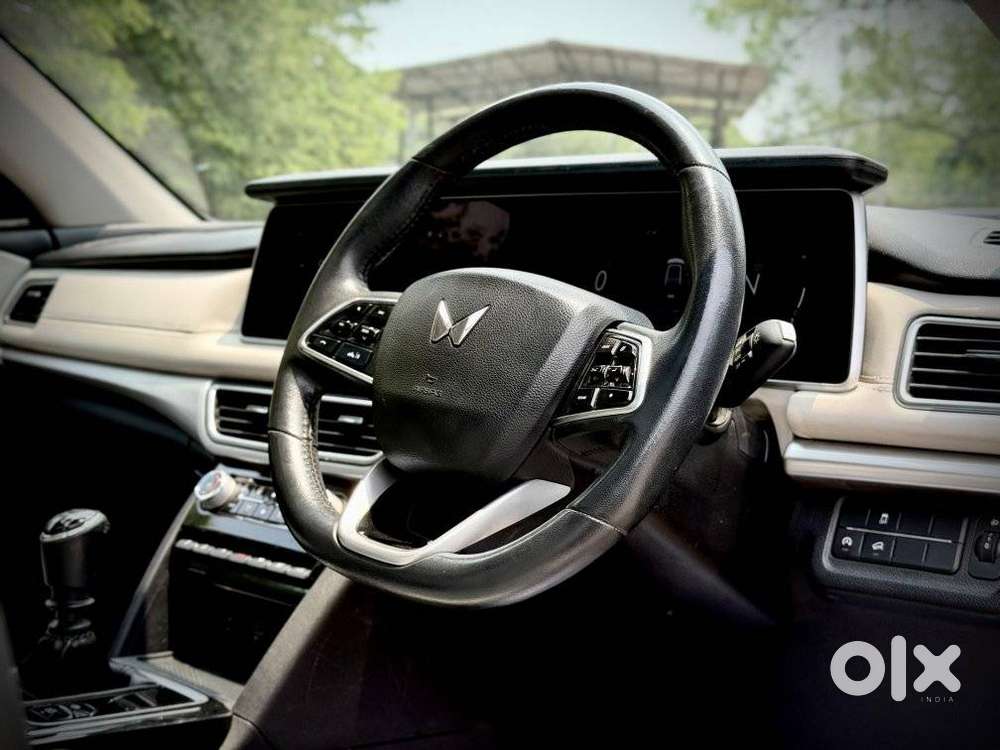 Mahindra Xuv700 2.2 Ax 7 Diesel Mt Luxury Pack Str, 2023, Diesel