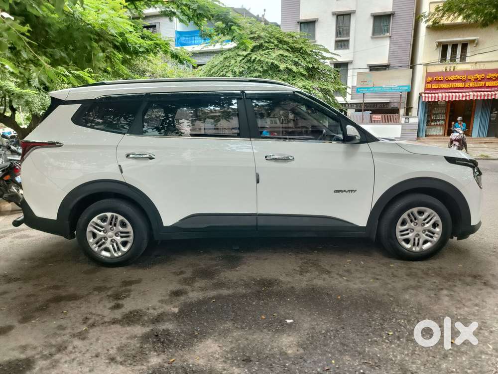 Kia Carens G1.5 6mt Gravity, 2024, Petrol