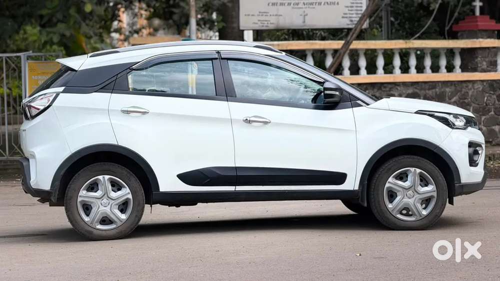 Tata Nexon 1.2 Revotron Xma Amt (s), 2022, Petrol