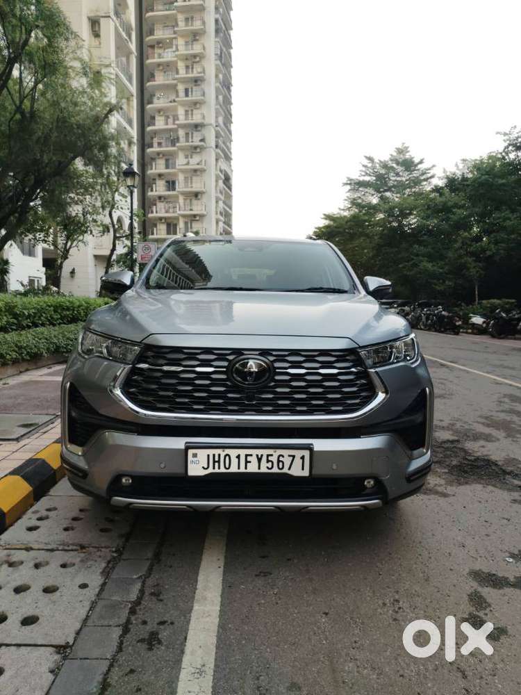 Toyota Innova Hycross 2.0 Zx Hybrid 7 Str, 2025, Petrol