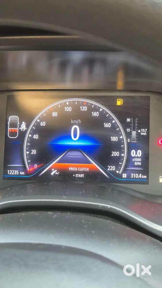 Renault Triber Rxz Full Option Dual Tone
