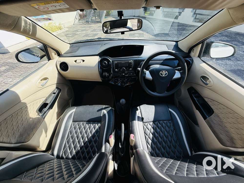 Toyota Etios Liva V Dual Tone, 2018, Petrol