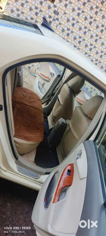 Toyota Corolla Altis 2010