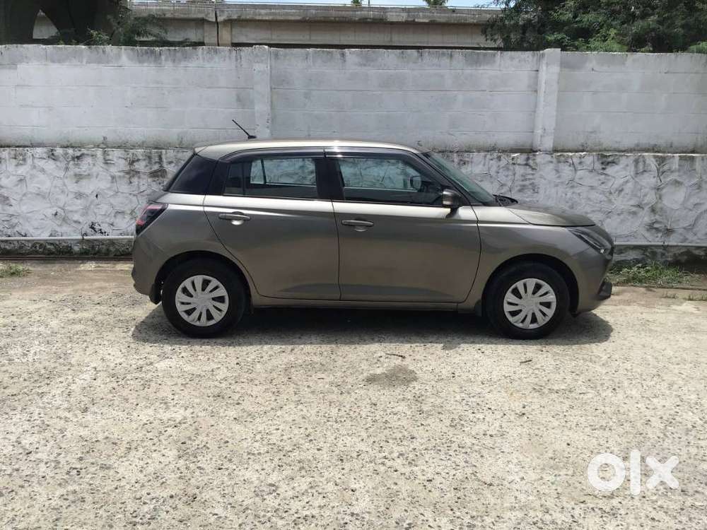 Maruti Suzuki New-gen Swift Vxi, 2025, Petrol