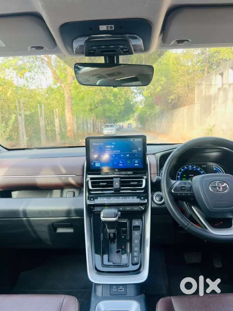Toyota Innova Hycross 2.0 Zx Hybrid 7 Str, 2025, Petrol