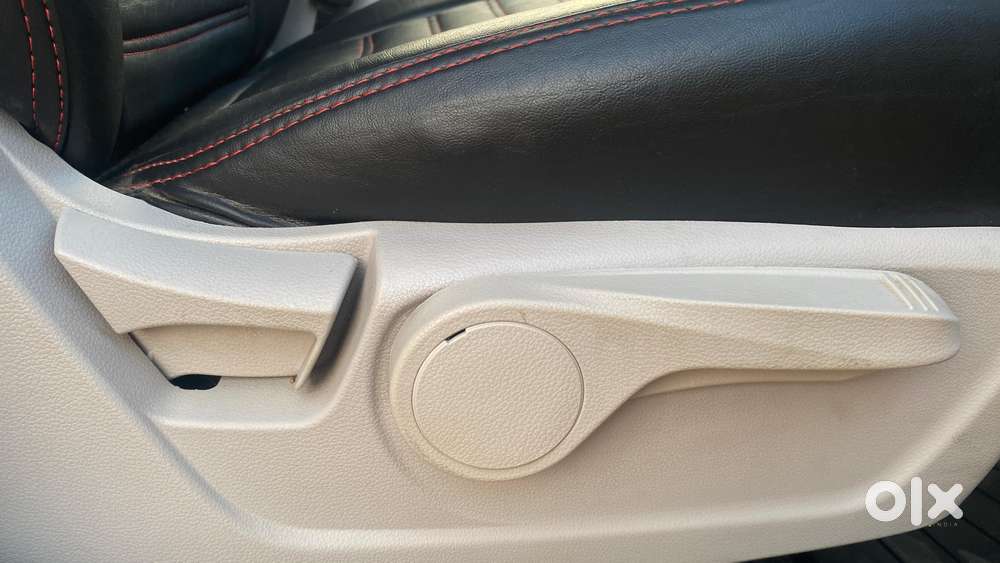 Mahindra Xuv300 W8 Option, 2022, Petrol