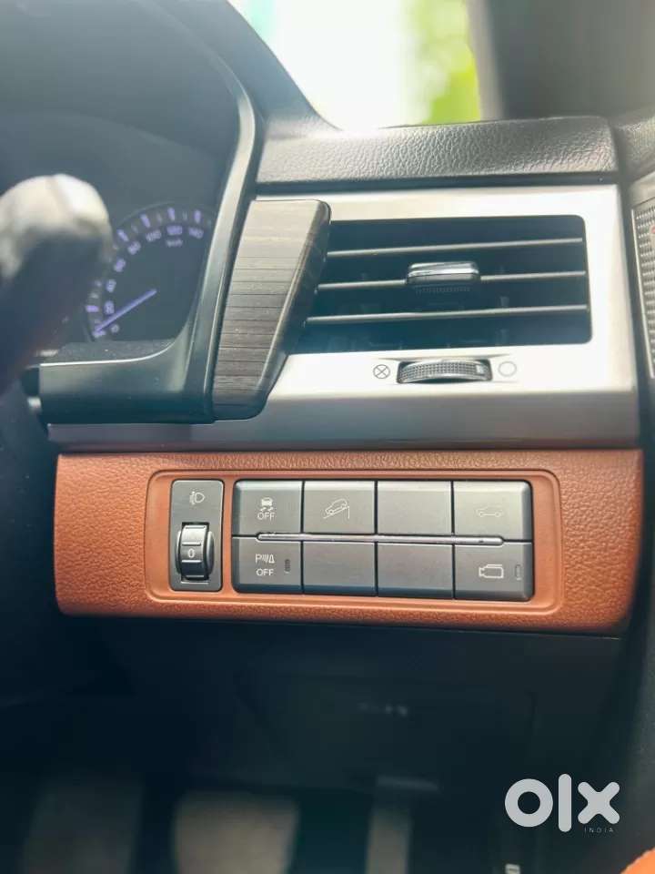 Mahindra Alturas G4 4wd At, 2019, Diesel