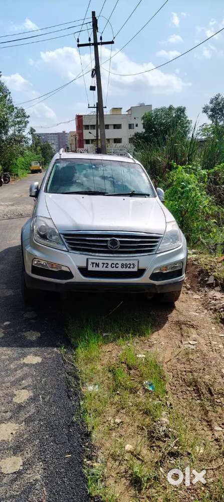 Mahindra Rexton 2013