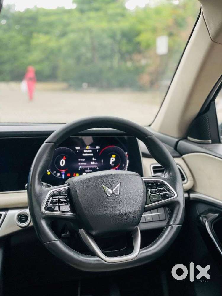 Mahindra Xuv700 2.2 Ax 7 Diesel At Luxury Pack Str, 2023, Diesel