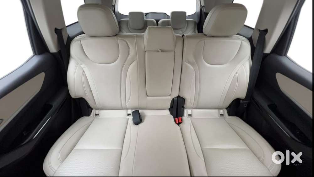 Mahindra Xuv700 2.0 Ax 7 Petrol At Luxury Pack Str, 2024, Petrol