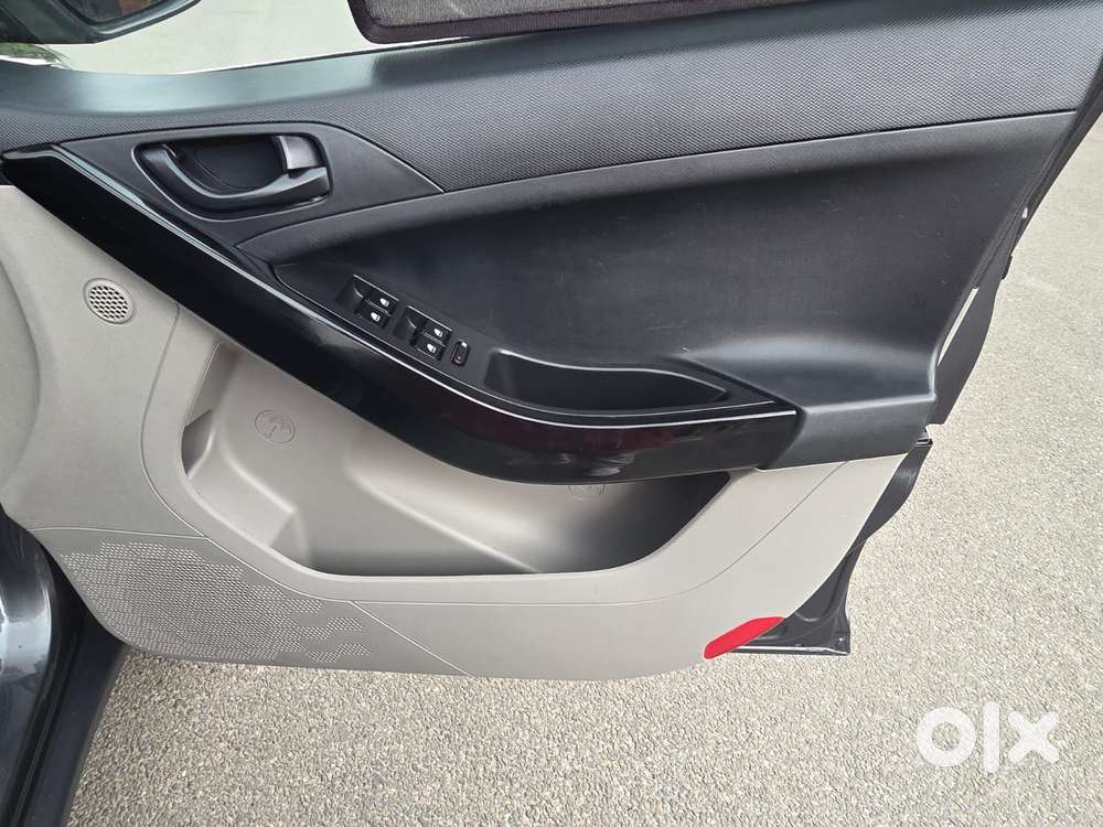 Tata Nexon 1.2 Revotron Xt, 2017, Petrol
