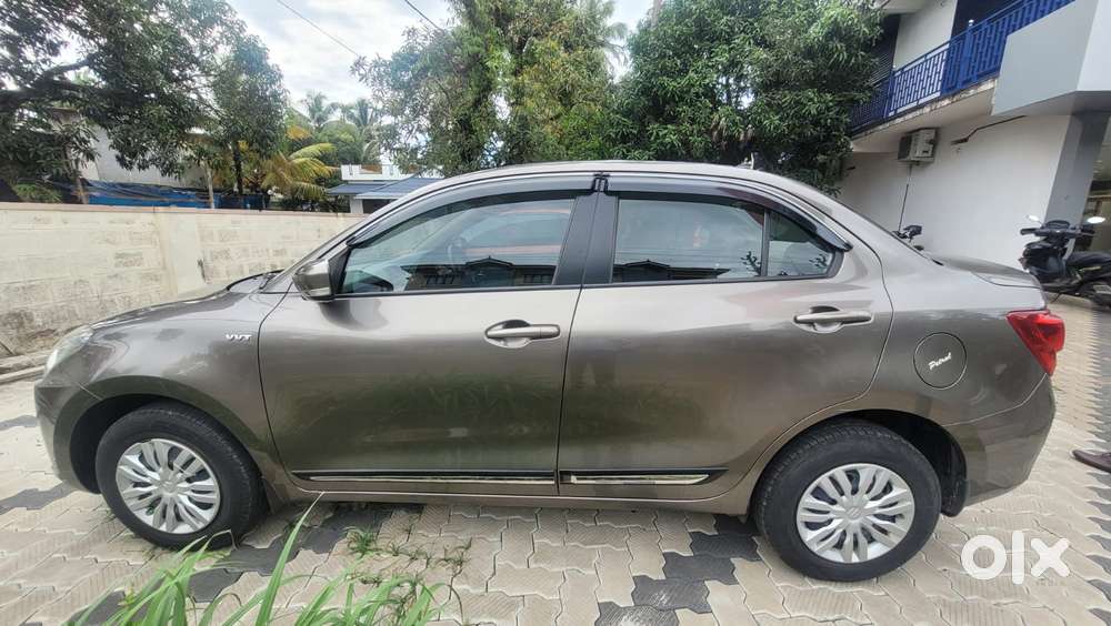 Maruti Suzuki Swift Dzire 1.2 Vxi Bsiv, 2017, Petrol