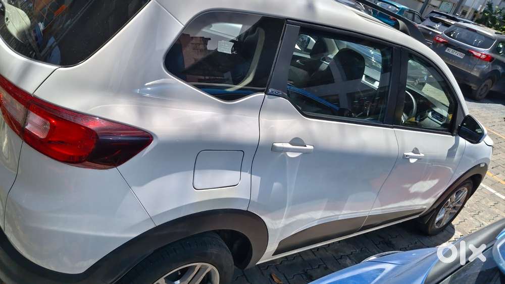 Renault Triber Rxz, 2021, Petrol