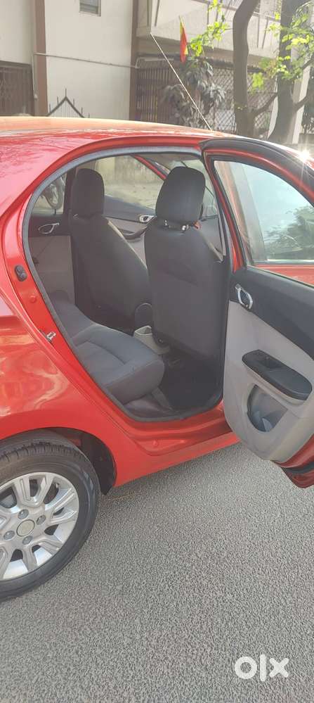 Tata Tiago 1.2 Revotron Xza, 2018, Petrol