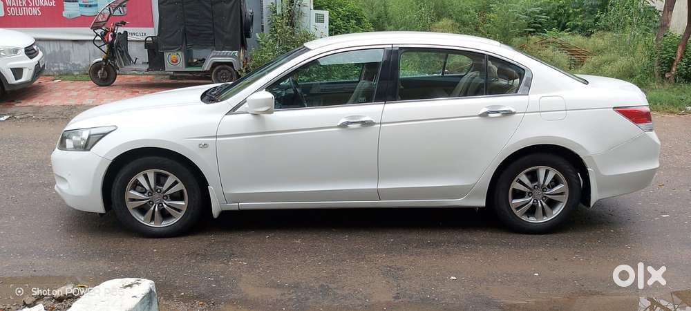 Honda Accord 2.4 Elegance Manual, 2011, Petrol