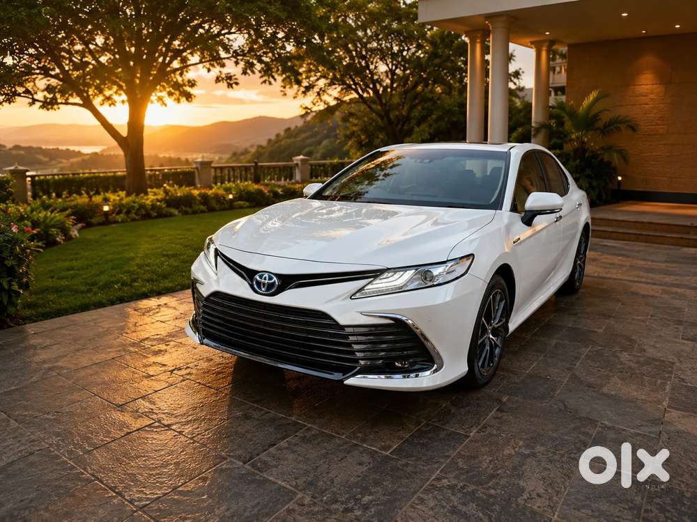 Toyota Camry Hybrid, 2022, Petrol
