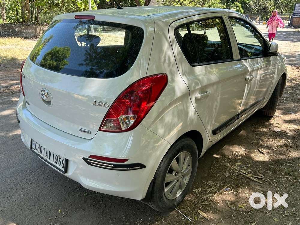 Hyundai I20 2013(december) Petrol Well Maintained