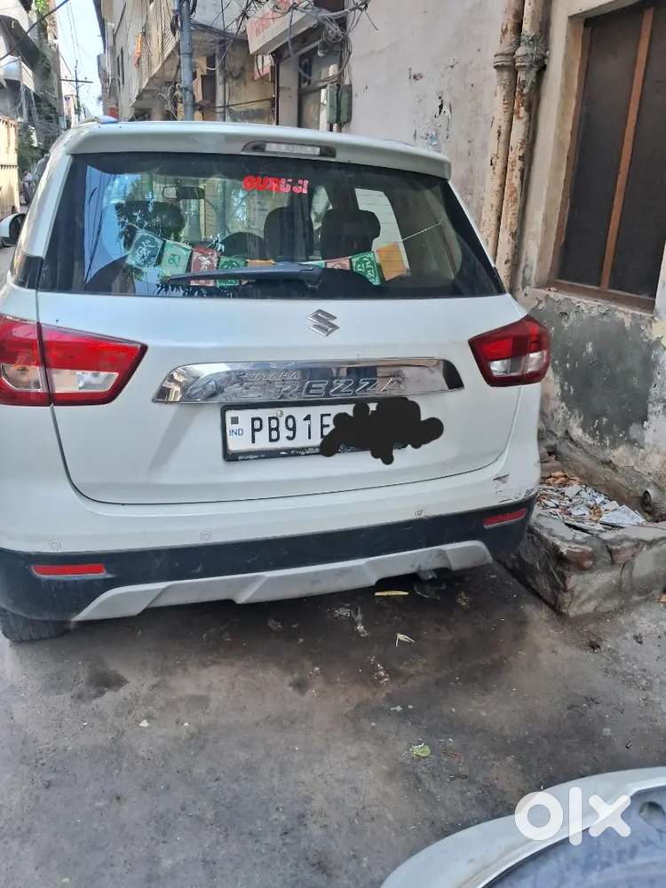 Maruti Brezza Car Well Maintained .price 725000/