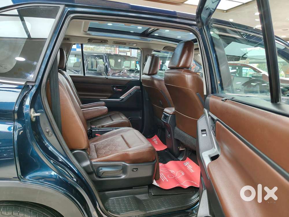 Toyota Innova Hycross 2.0 Zx Hybrid 7 Str, 2024, Petrol