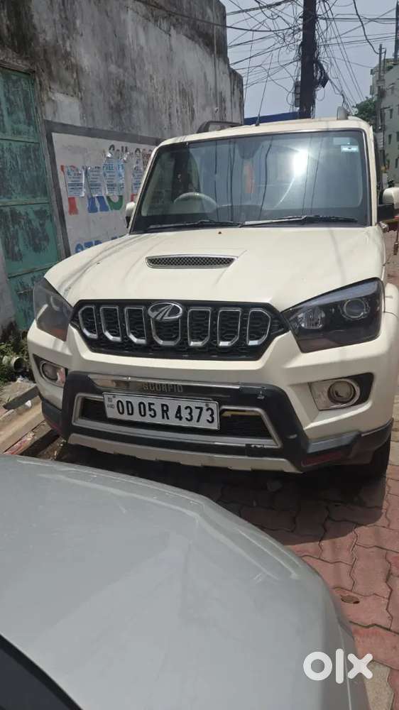 Mahindra Scorpio S10 Diesel 2015