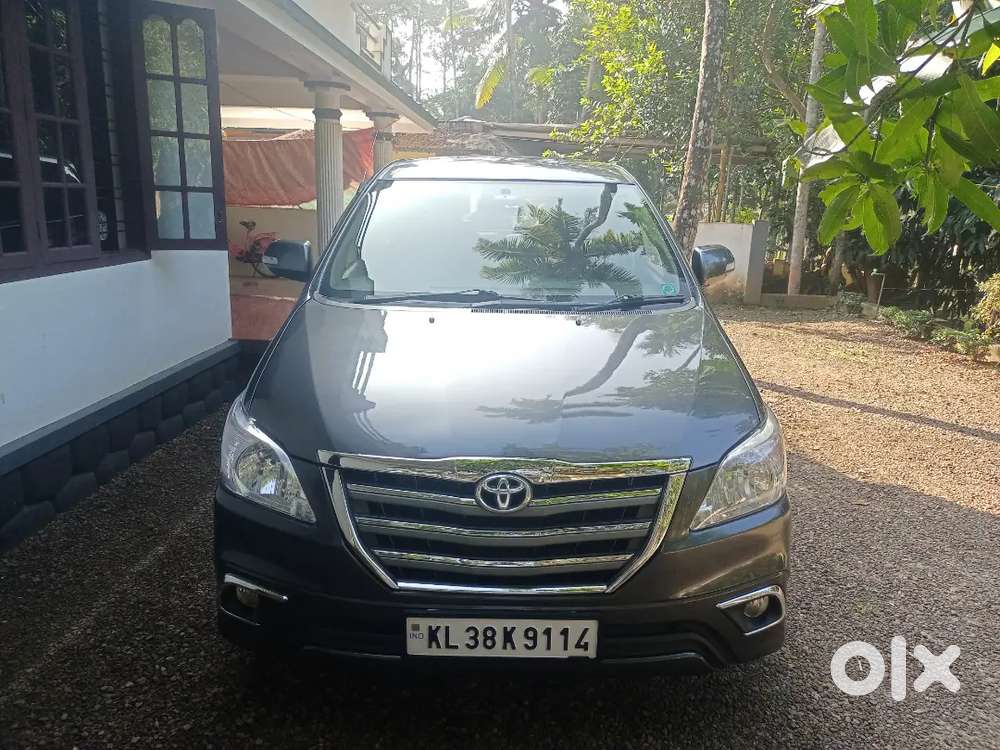 Toyota Innova 2.5 V 2015