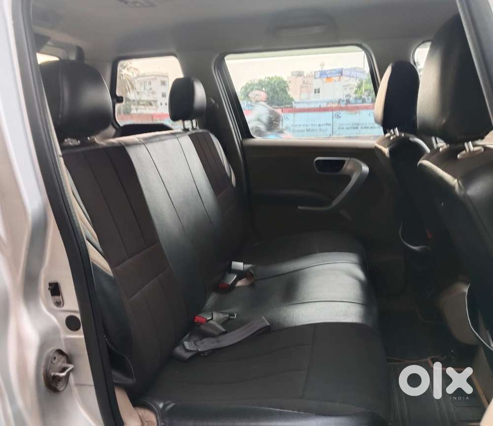 Mahindra Tuv 300 T8, 2016, Diesel