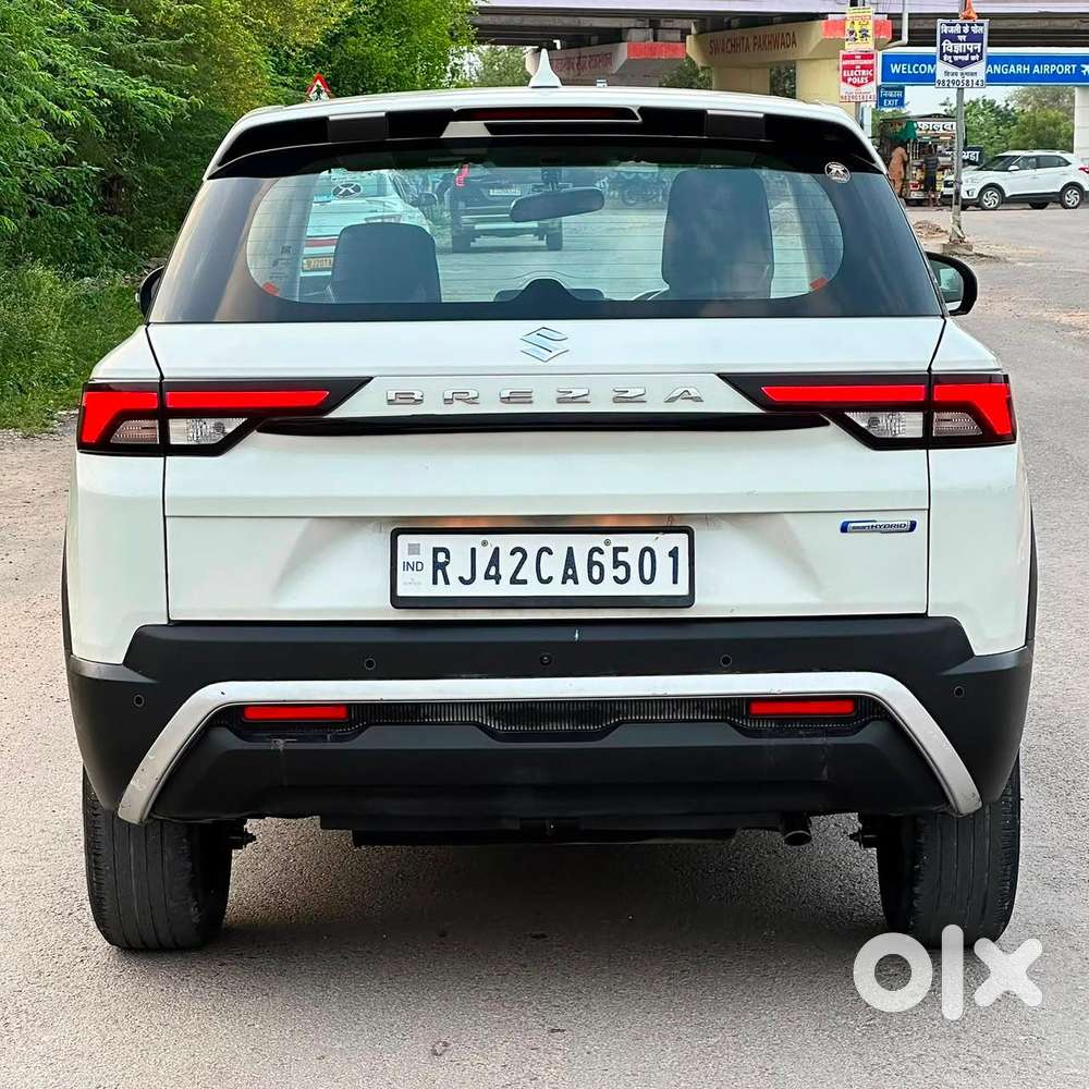 Maruti Suzuki Brezza 1.5 Vxi Smart Hybrid, 2023, Petrol