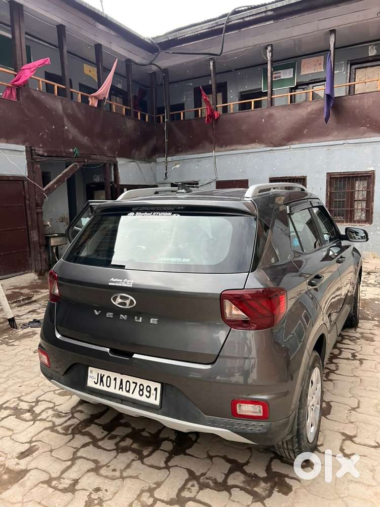 Hyundai Venue Petrol 2022