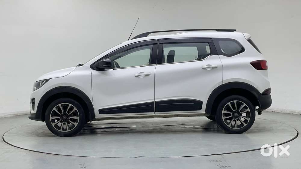 Renault Triber Rxt, 2022, Petrol