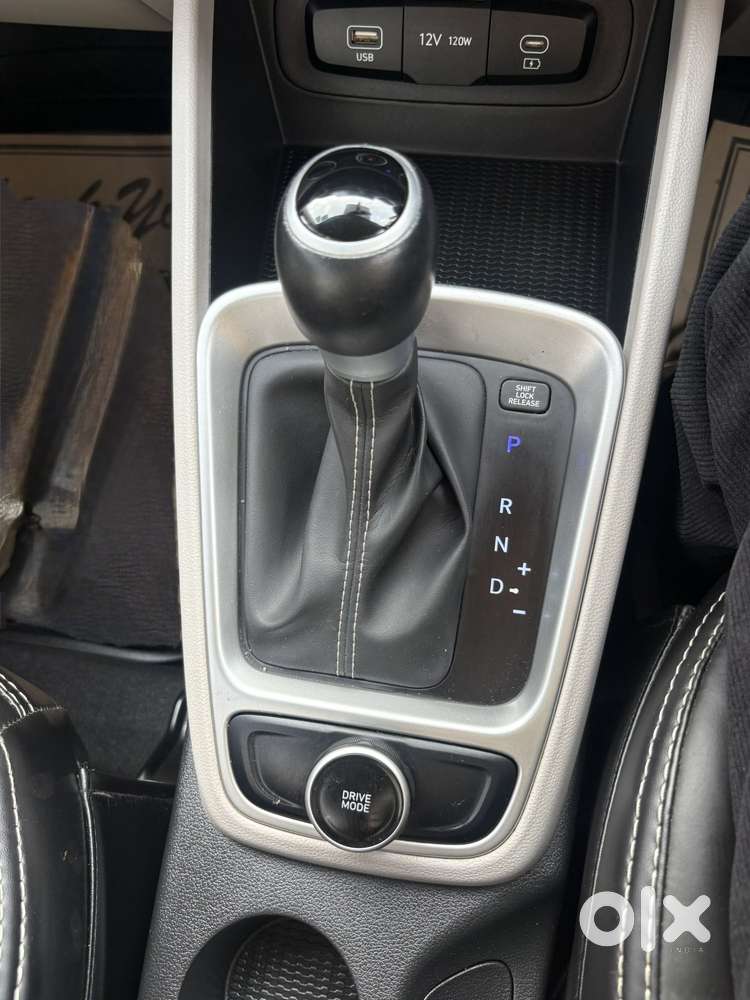 Hyundai Venue 1.0 S (o) Turbo Dct, 2023, Petrol