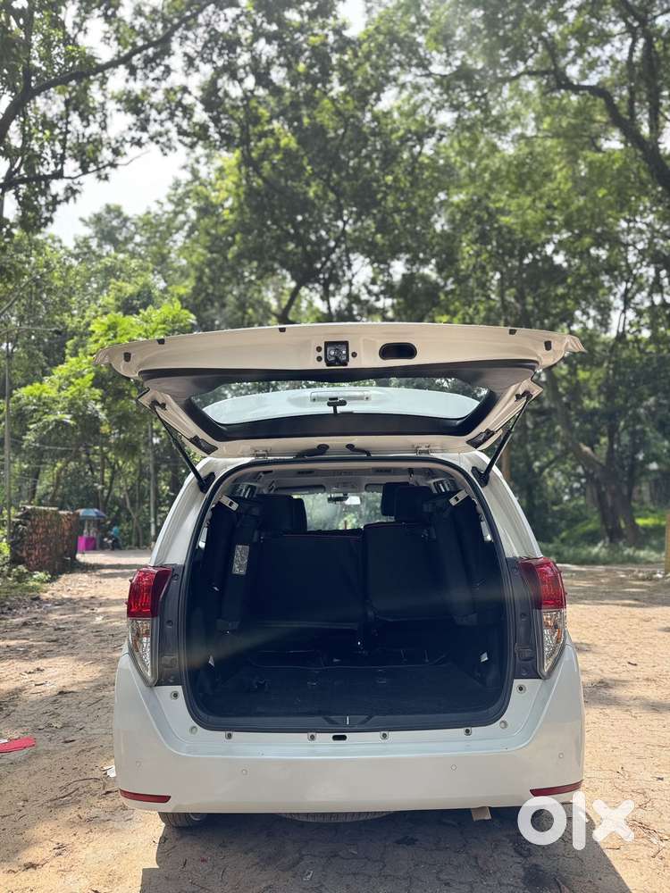 Toyota Innova Crysta 2.4 G Plus Mt, 2025, Diesel