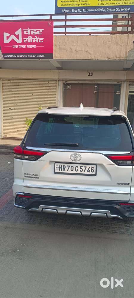 Innova Hycross