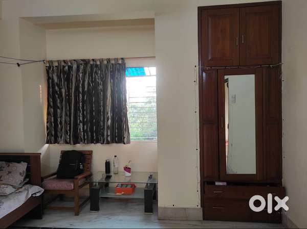 Single occupancy bedroom for girls to rent at Lake Town