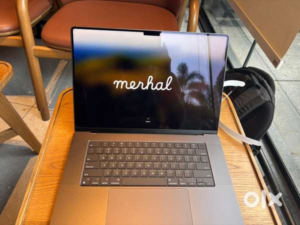 Macbook M3 MAX JUST opened not used 3 year warantty remaining