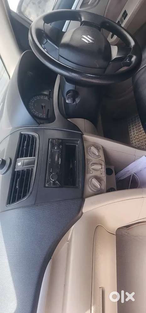Good Condition Car Verry Less Used Company Fittid Cng Good 30+avrege