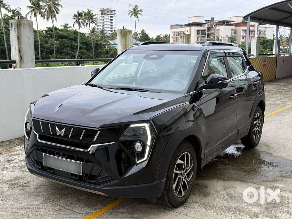 Xuv 3xo (black) Ax5l Petrol Automatic  Price Slightly Negotiable