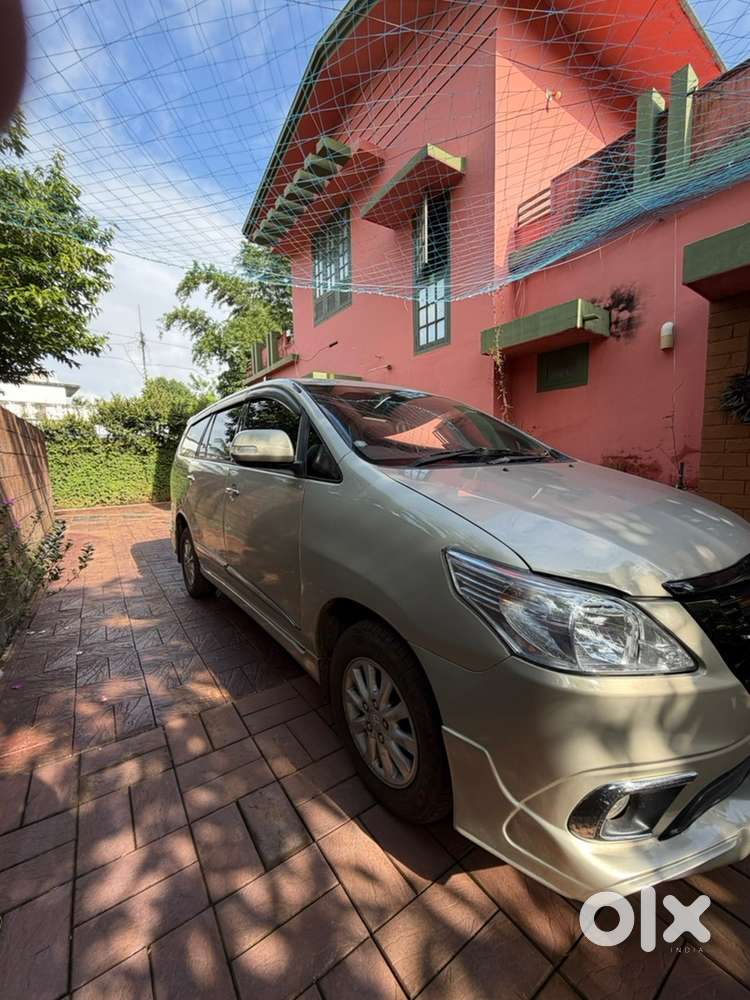 Toyota Innova V Option 2013
