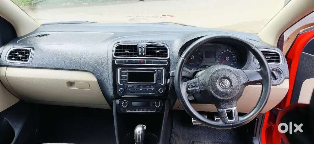 Volkswagen Polo 2015 Car