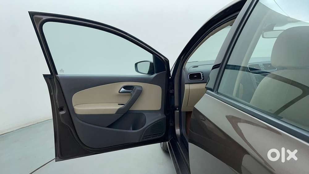 Volkswagen Vento 1.2 Tsi Highline At, 2016, Petrol