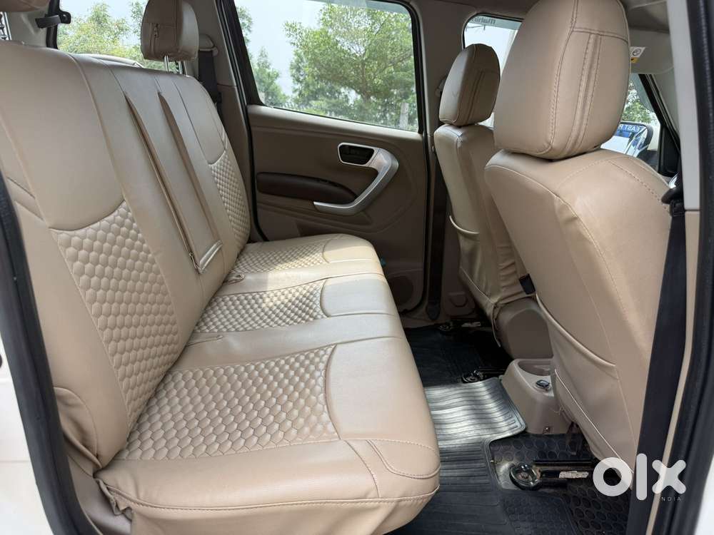 Mahindra Tuv 300 T8 Amt, 2016, Diesel