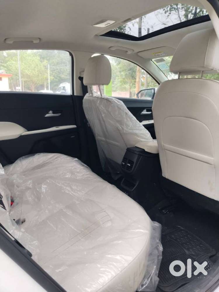 Hyundai Verna 1.5 Sx (o) Ivt, 2025, Petrol