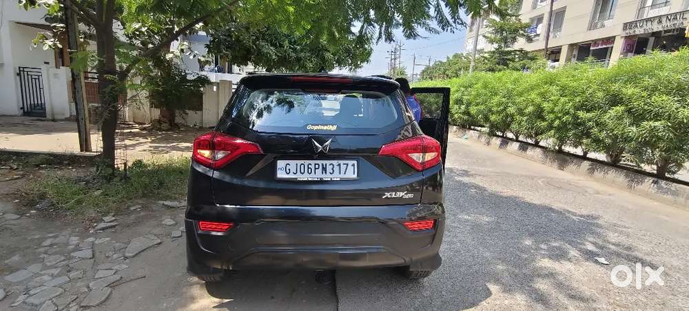 2023 Mahindra Xuv300 W4 Petrol | 1st Owner | Zero Accident | Company S