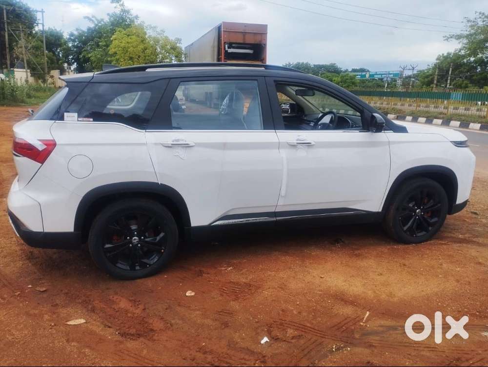 Mg Hector Plus 2025 Petrol 7800 Km Driven