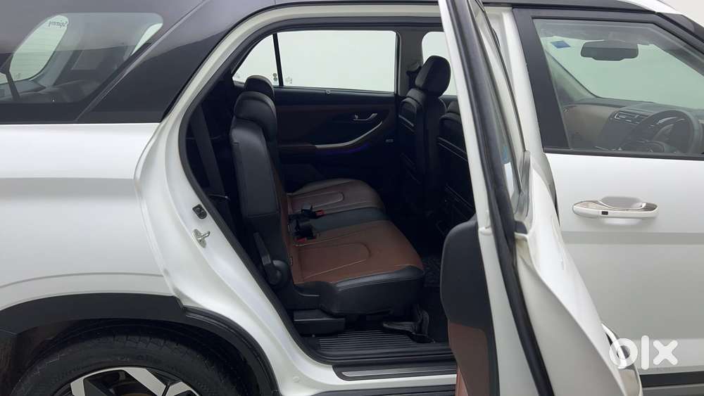 Hyundai Alcazar Platinum, 2022, Petrol