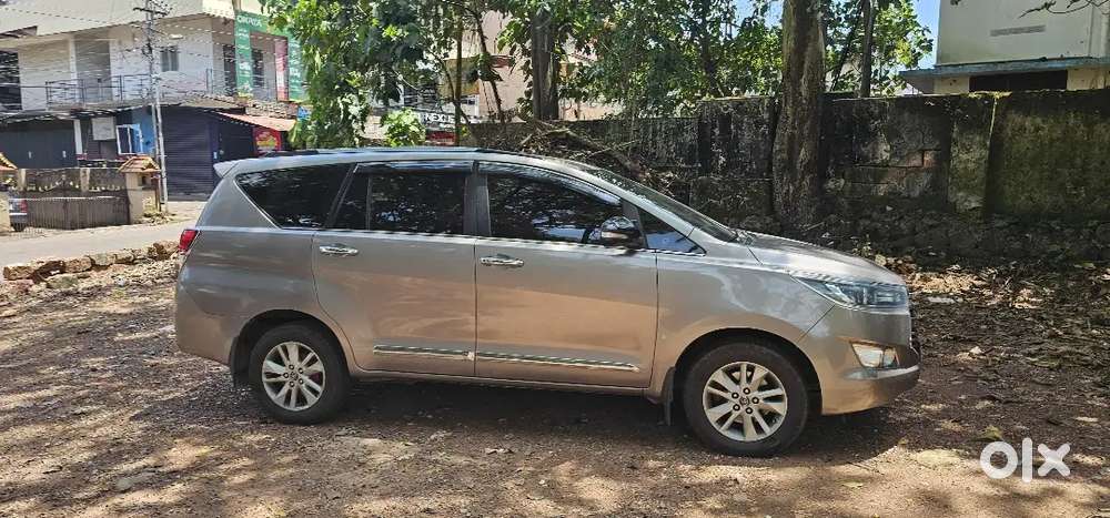 Toyota Innova Crysta 2016 Diesel 180000 Km Driven